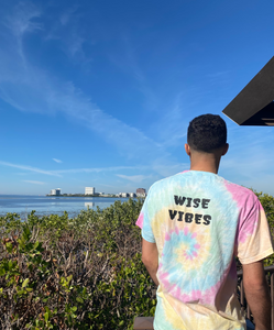 WISE VIBES T-shirt